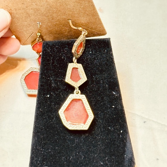 Red Irregular Geometric Clear Acrylic Dangle Earrings Vintage - Picture 6 of 8